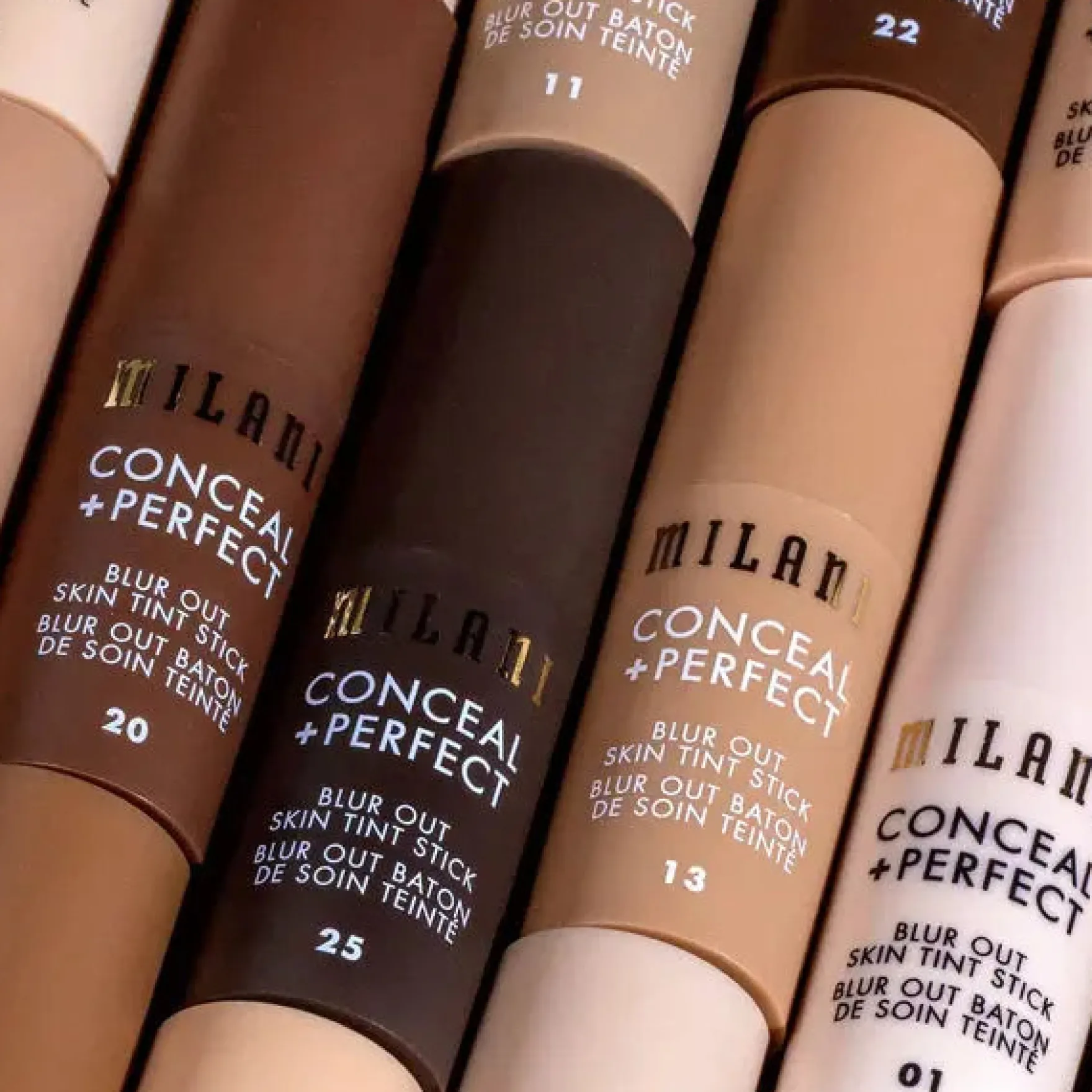 Conceal + Perfect Blur Out Skint Tint 20 Deep Rich Red
