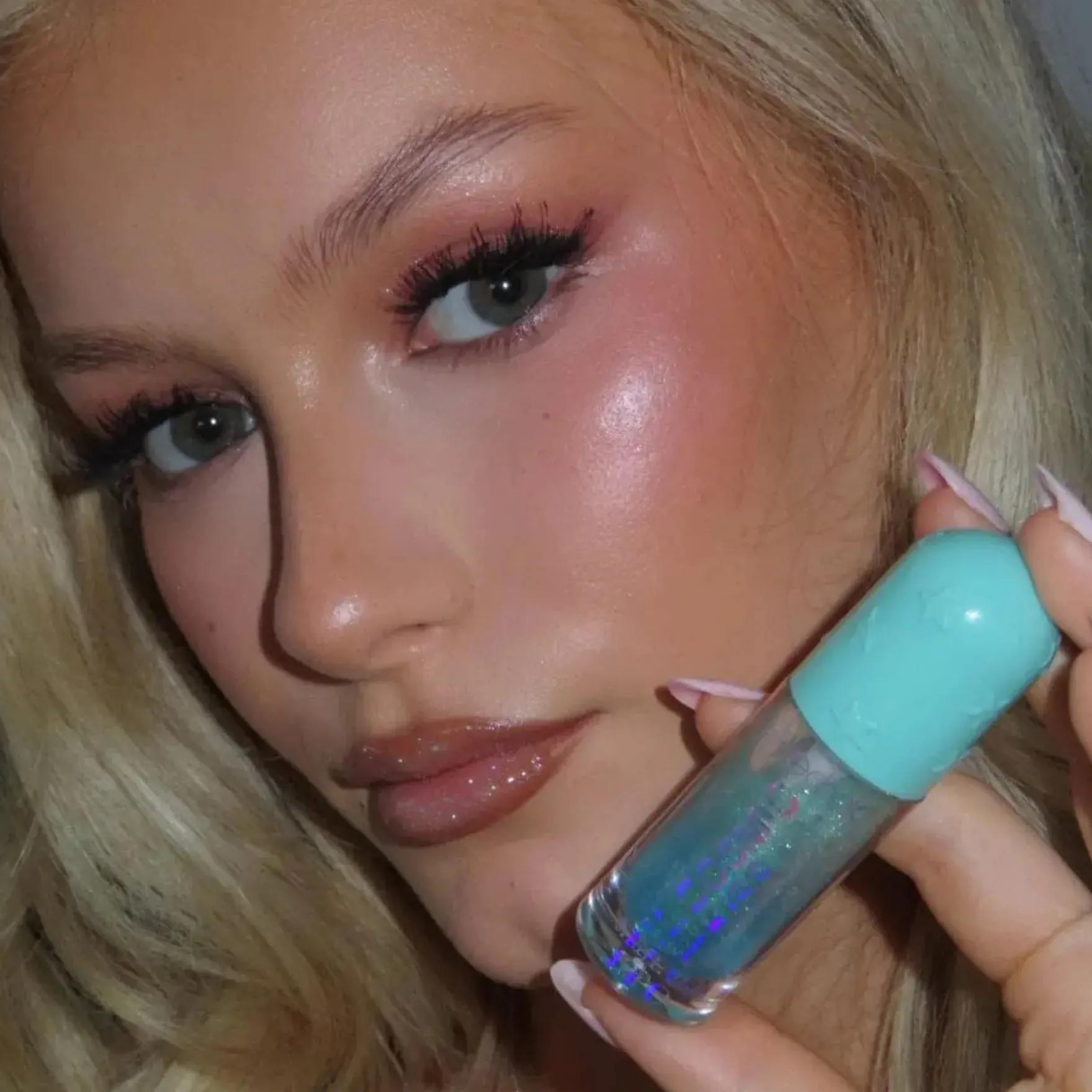 Cosmic Kiss Lip Oil Aurora Apple