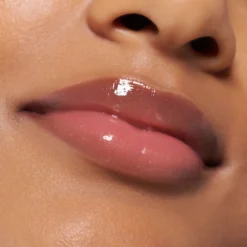 Dulce De Leche Bomb Shiny Lipgloss 01 Cream Come True