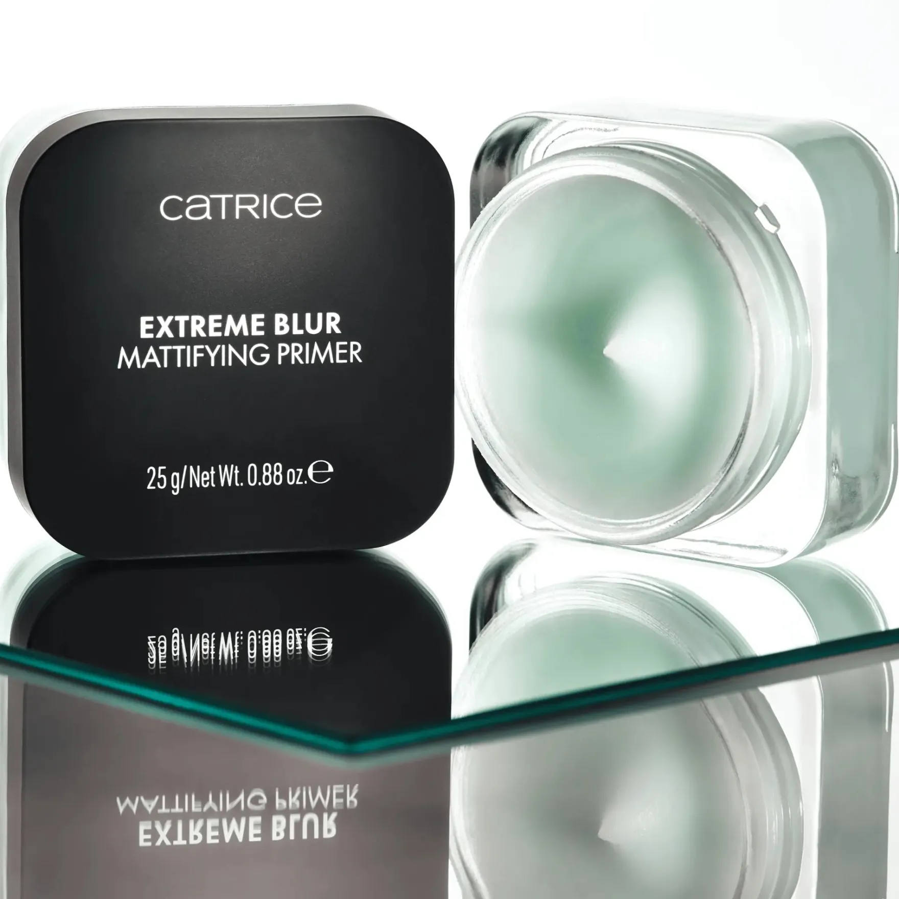 Extreme Blur Mattifying Primer