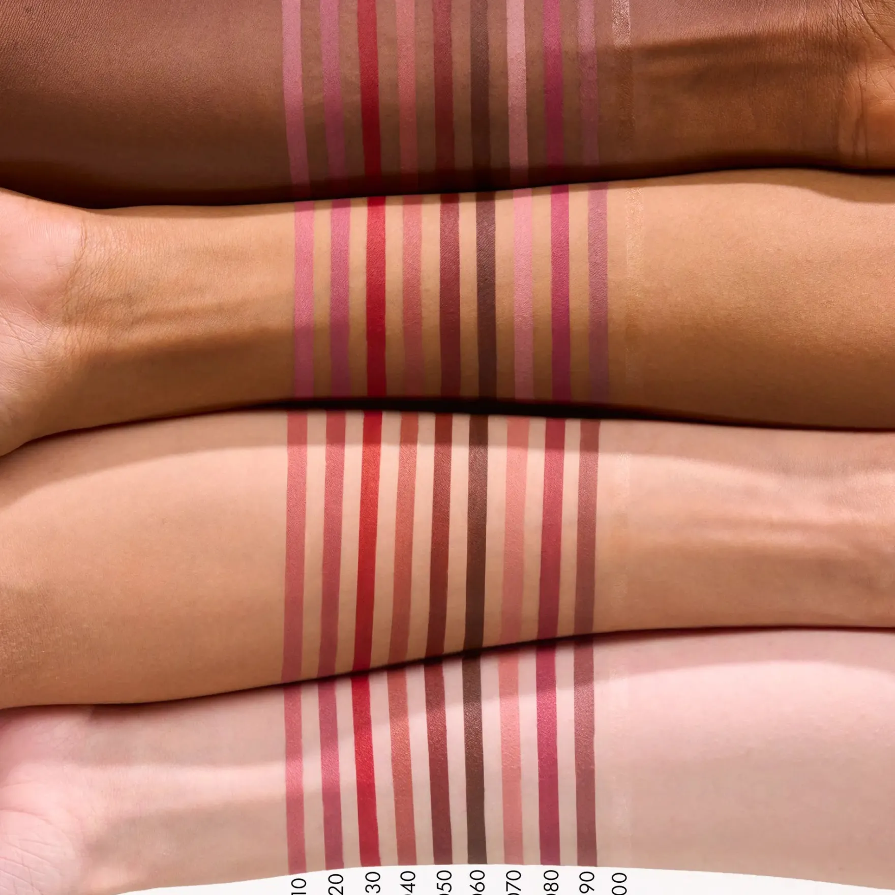 Gel Glide Long-Lasting Lip Liner 030 Left On Red