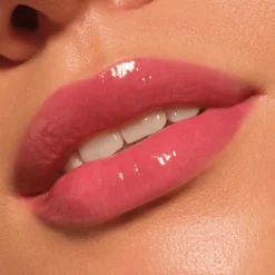 Gloss Obsessed Lip Glaze 040 Pout Of Office