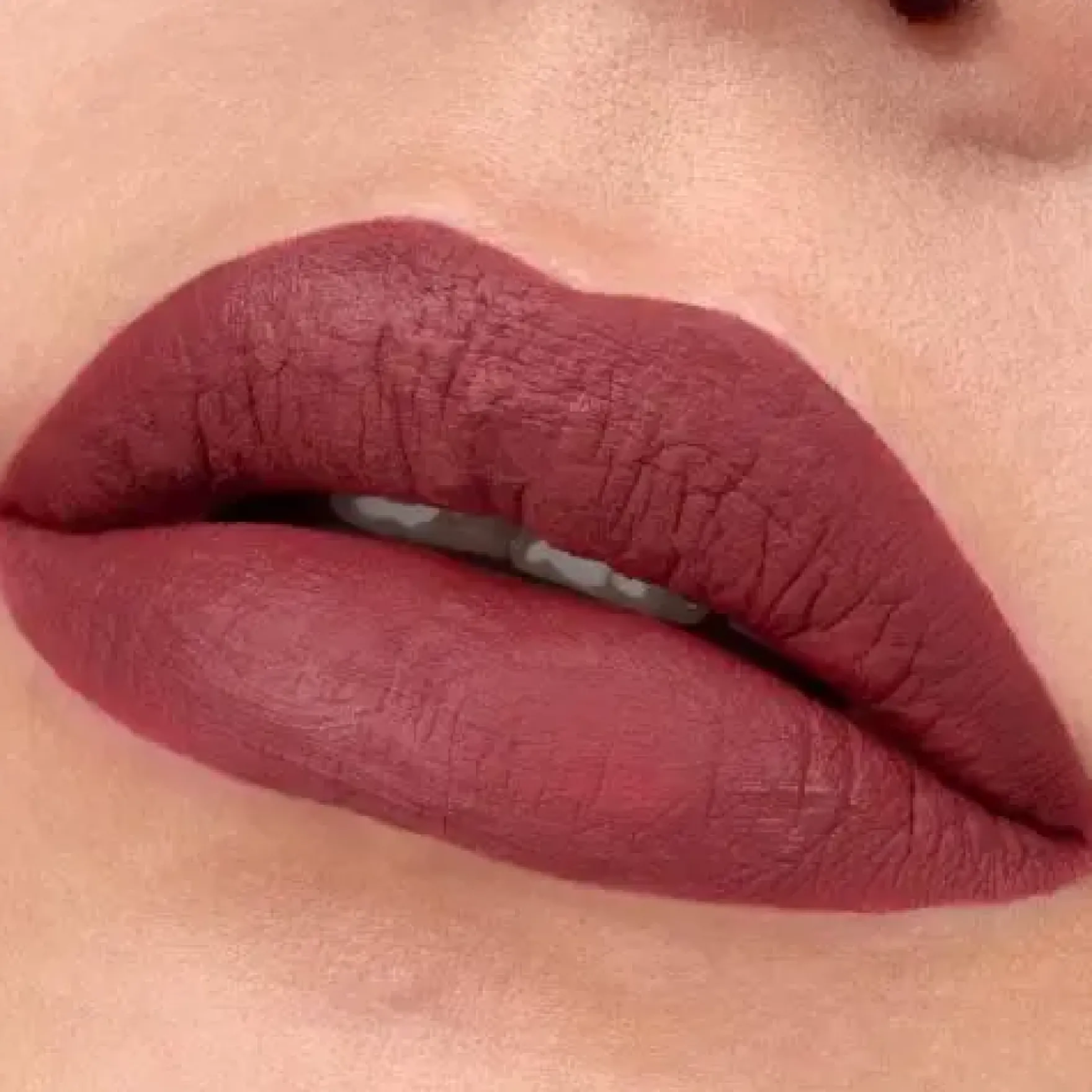 8h Matte Liquid Lipstick 08 Dark Berry