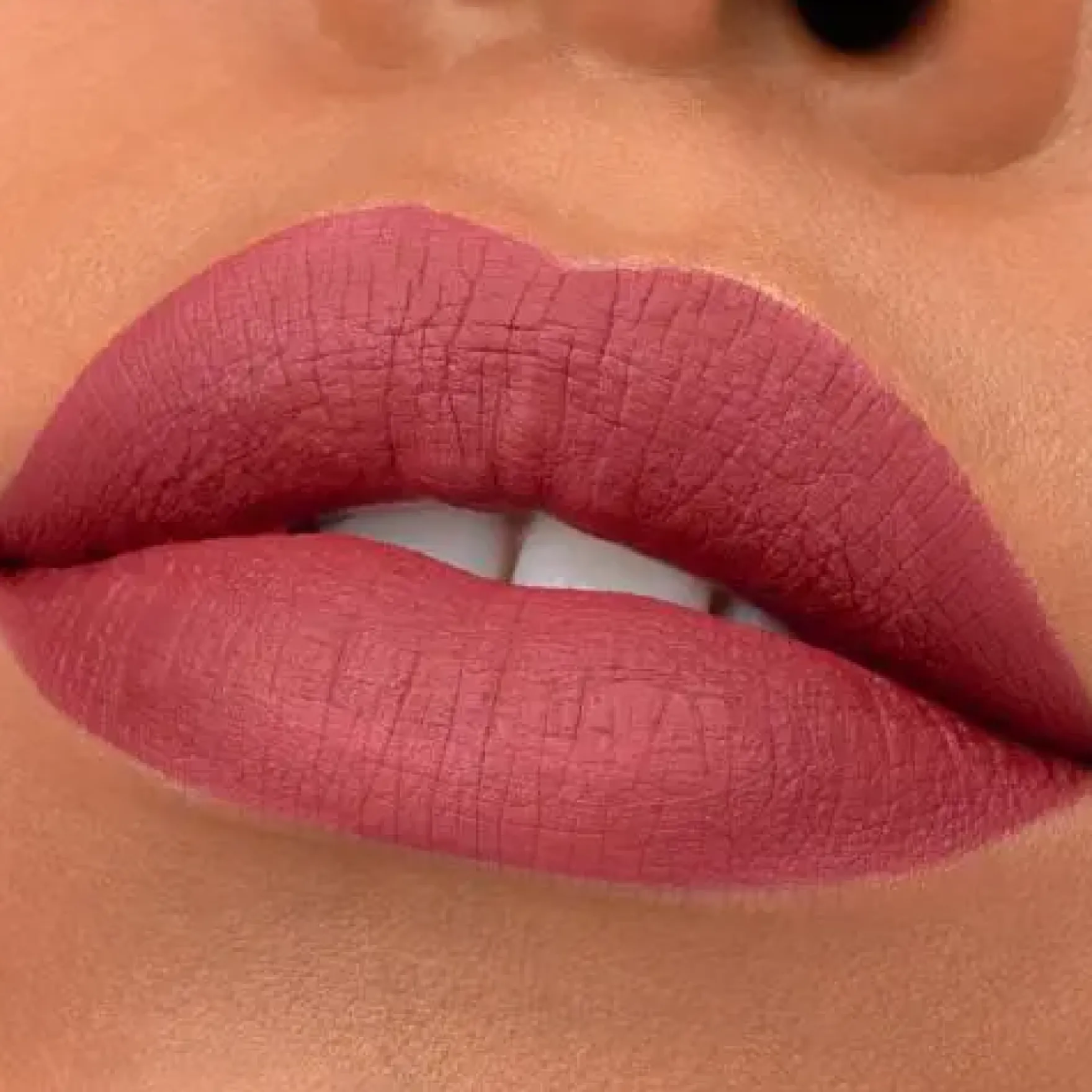 8h Matte Liquid Lipstick 08 Dark Berry
