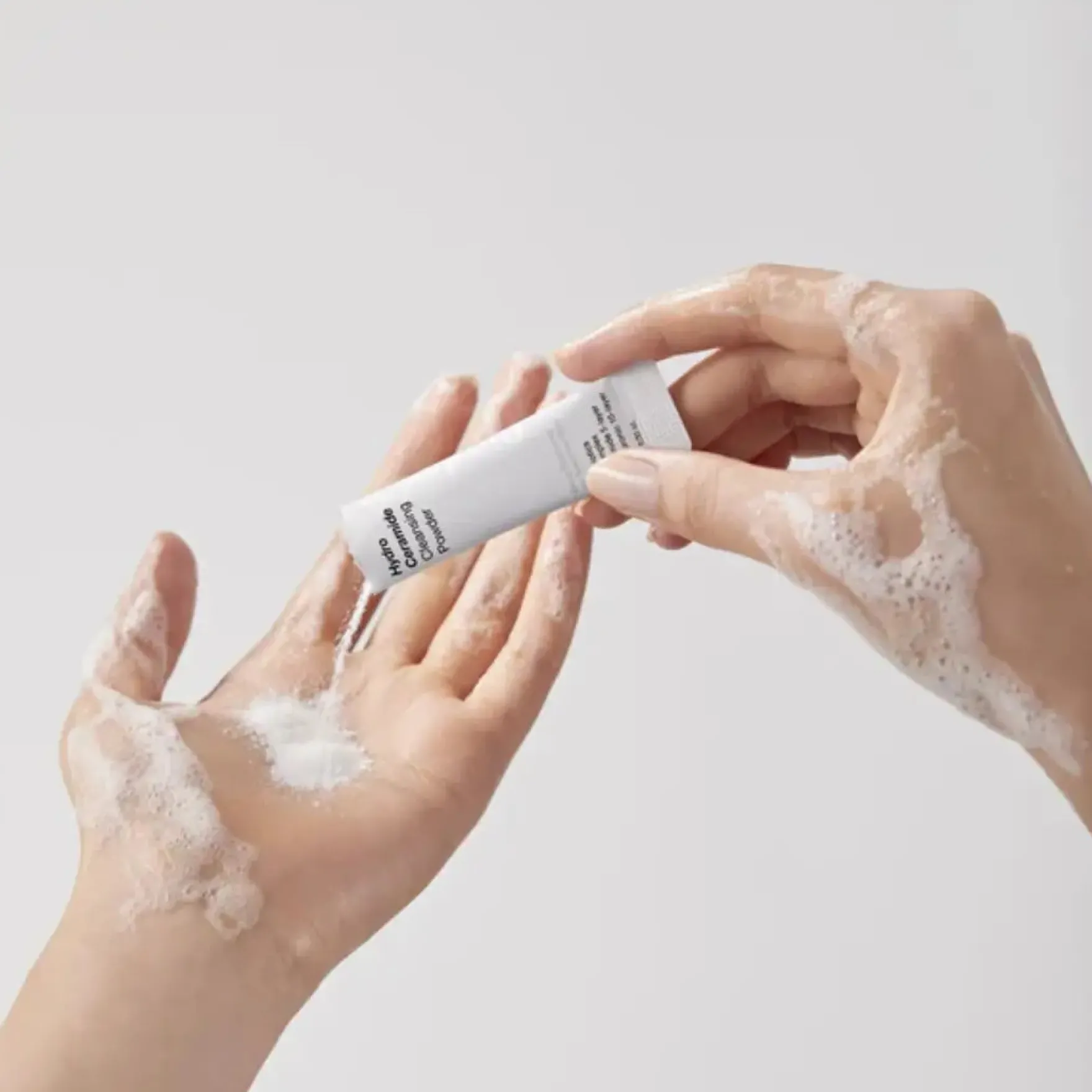 Hydro Ceramide Cleansing Powder
