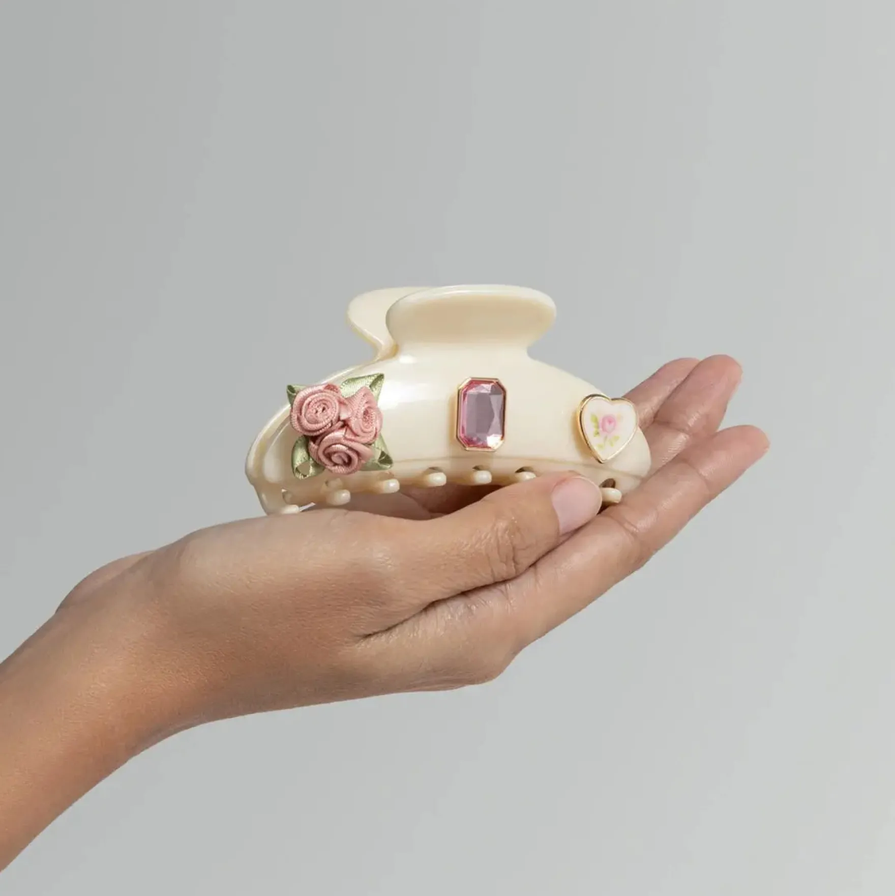 KitschPop Charms & Curved Claw Clip Set Pearlized Cream