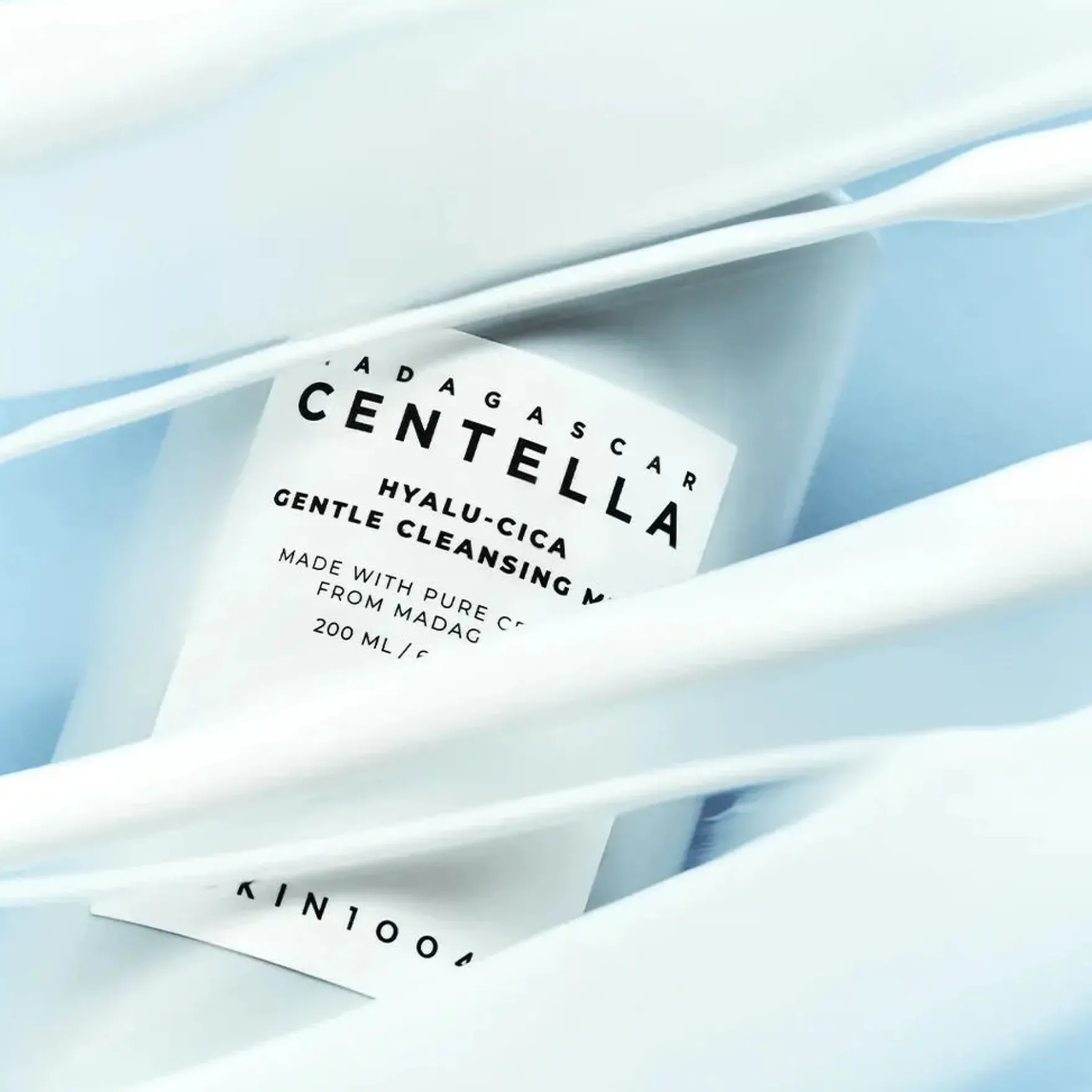 Madagascar Centella Hyalu-Cica Gentle Cleansing Milk