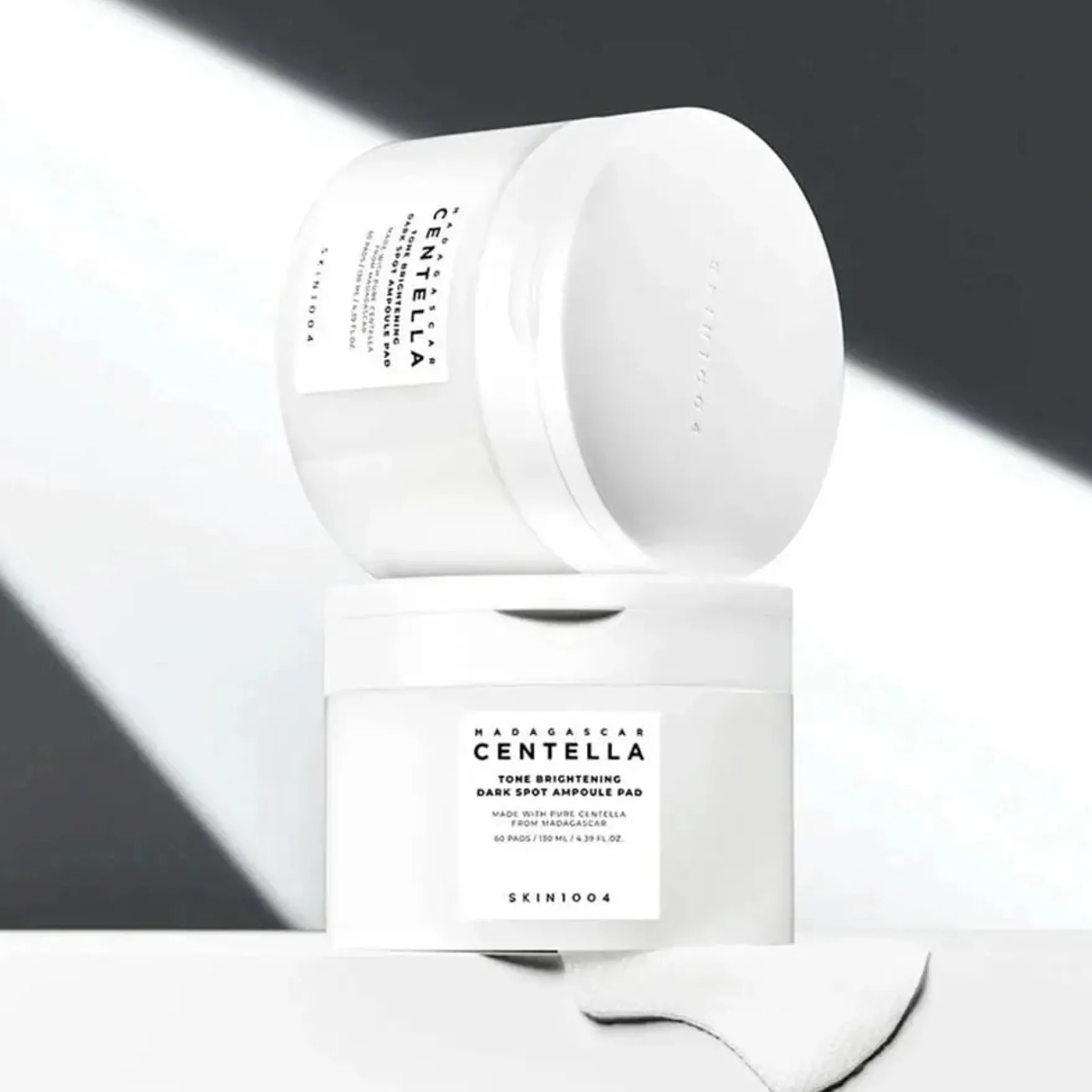 Madagascar Centella Tone Brightening Dark Spot Ampoule Pad