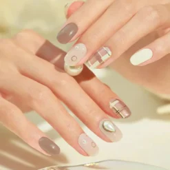 Nail Strips Pearl Locket