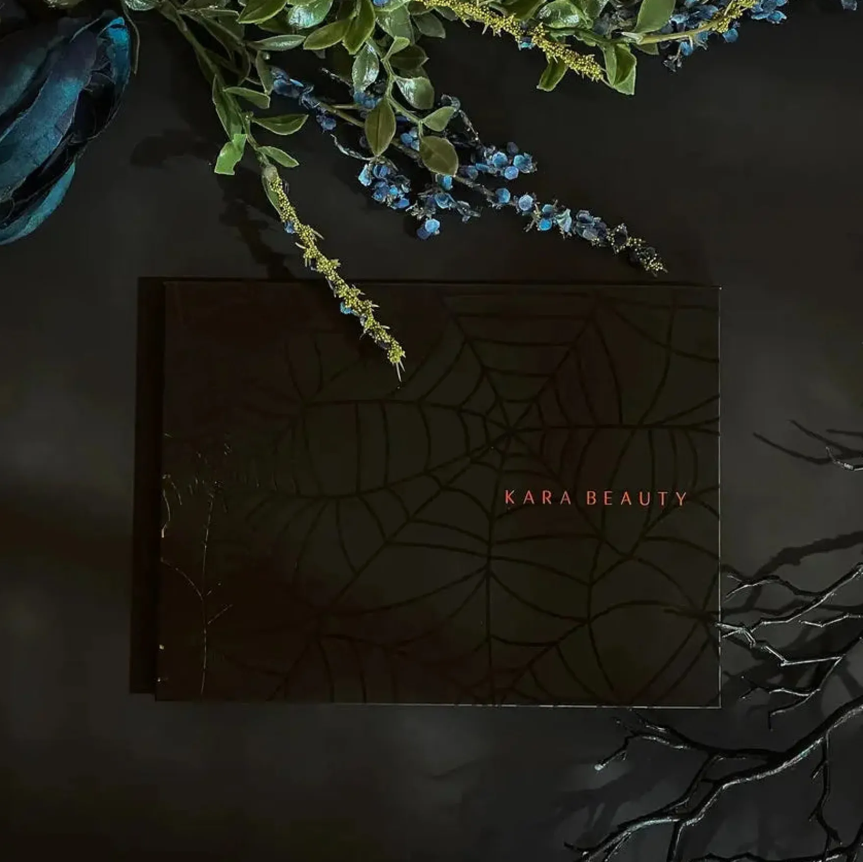 On the Haunt 35 Shades Palette