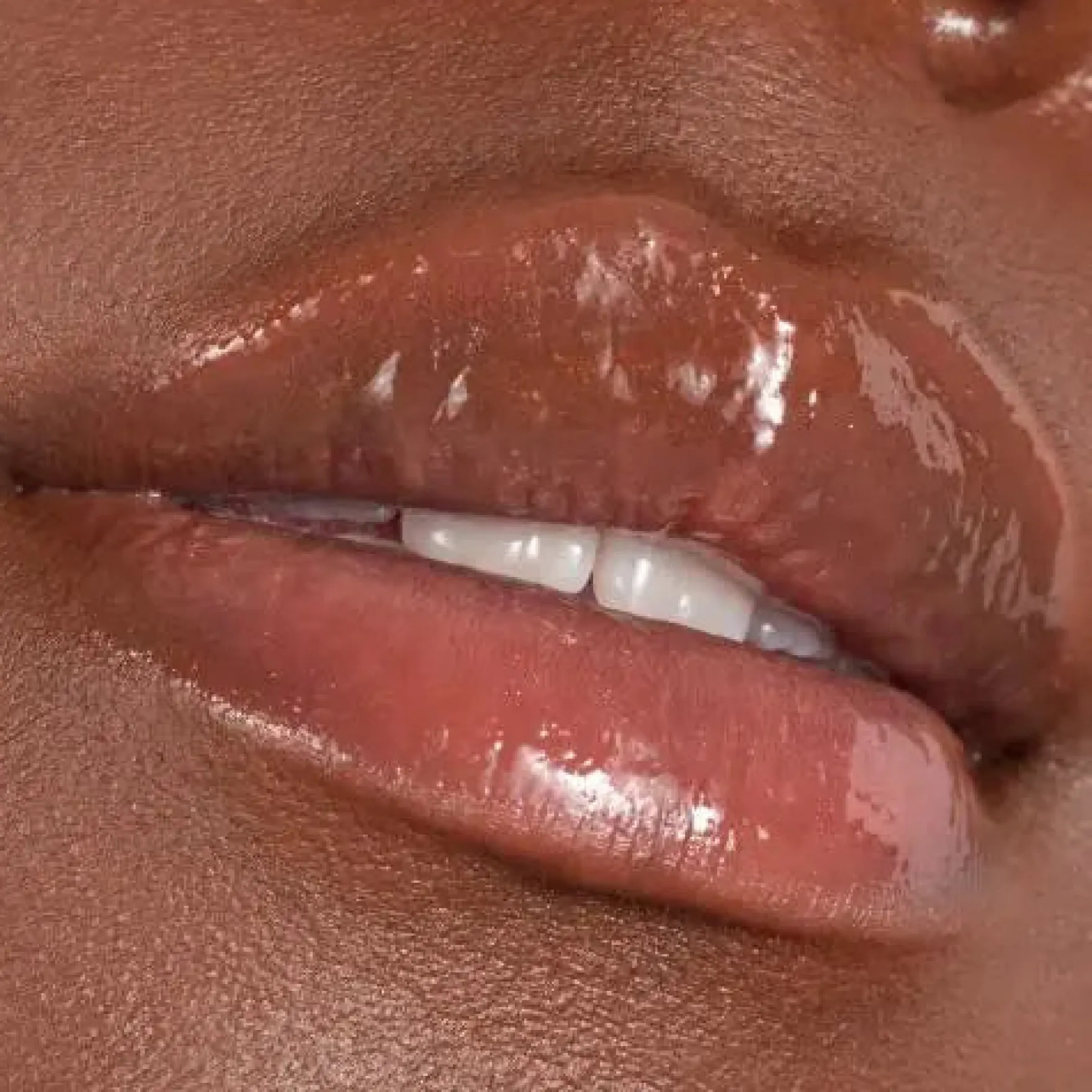 Plump It Up Lip Booster 010 Poppin' Champagne