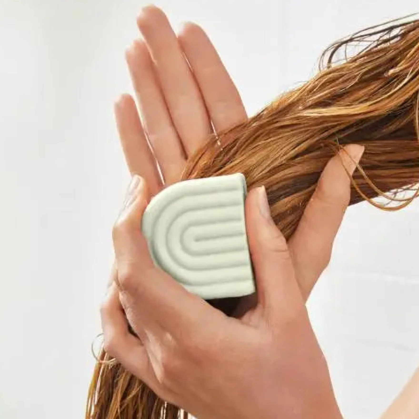 Rosemary & Biotin Volumizing Solid Conditioner Bar