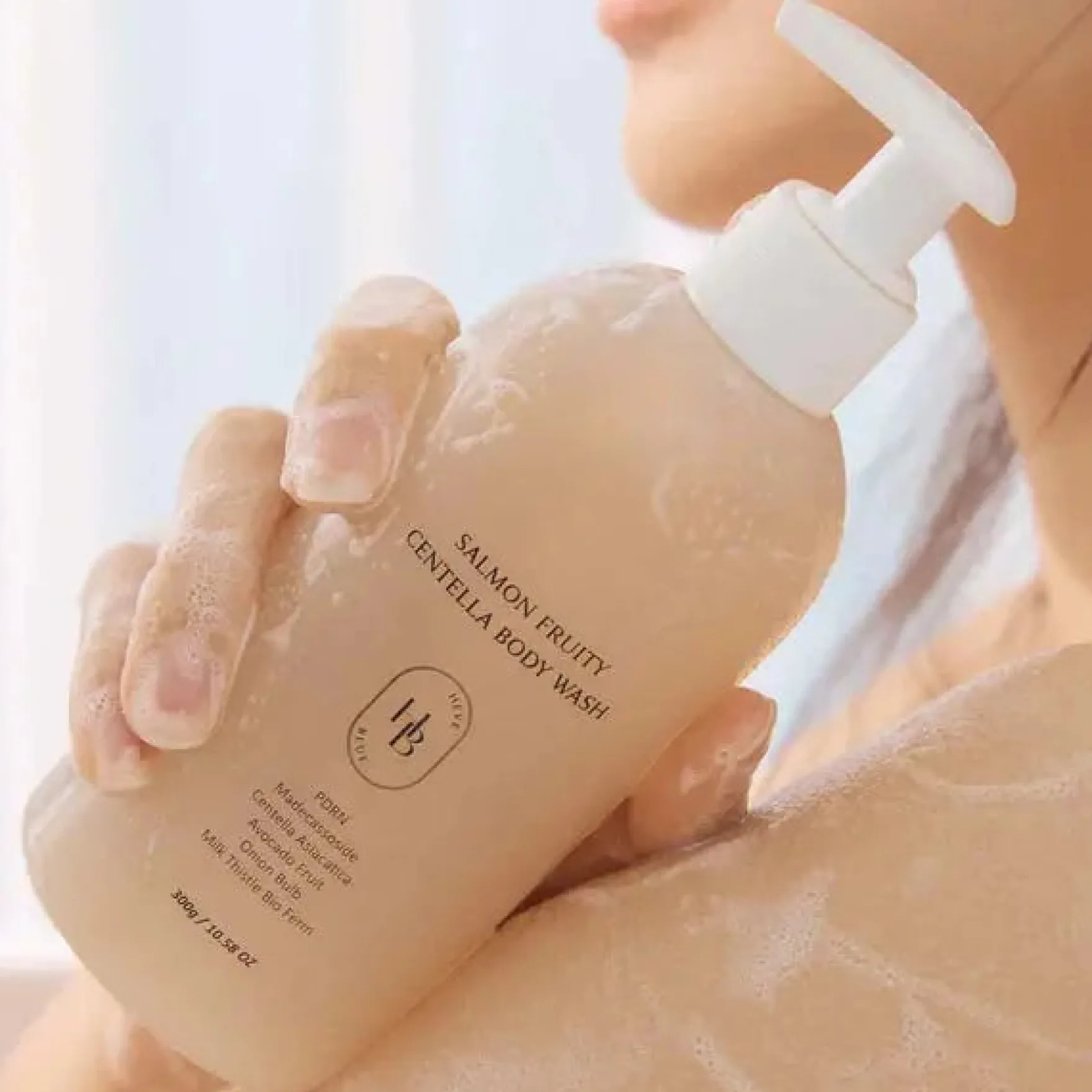 Salmon Fruity Centella Body Wash