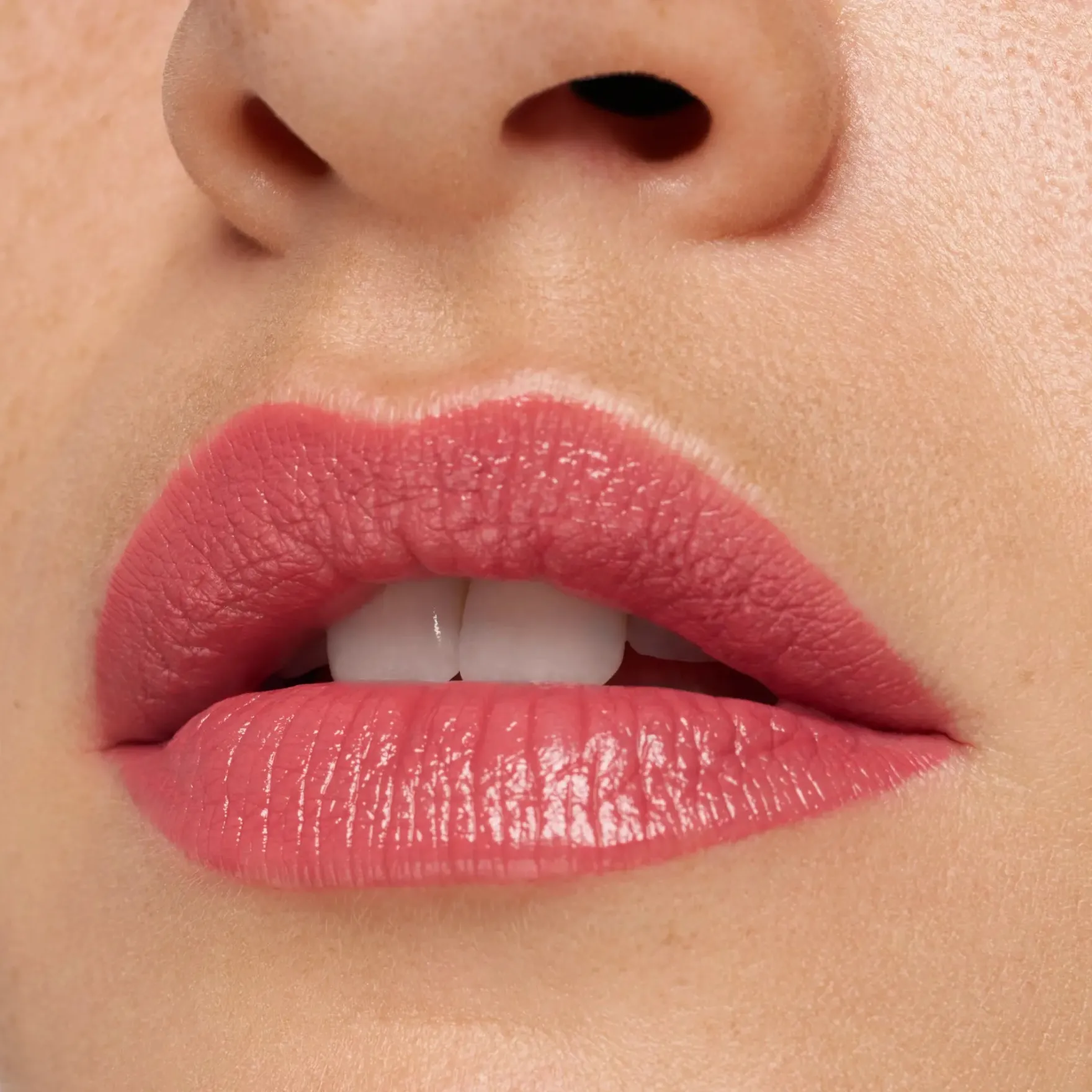 Satin Glow Luminous Shine Lipstick 03 Rose And Shine