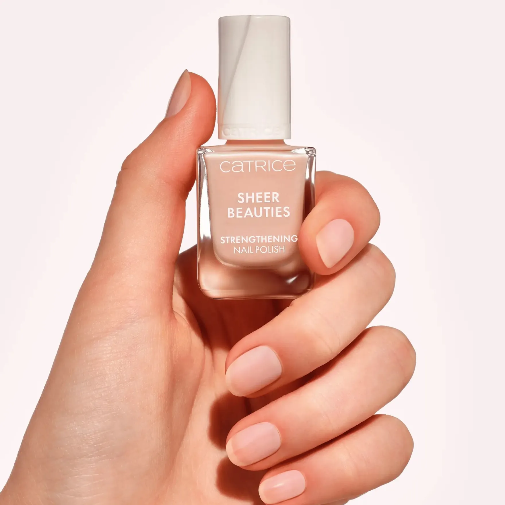 Sheer Beauties Strengthening Nail Polish 020 Roses Are Rosy