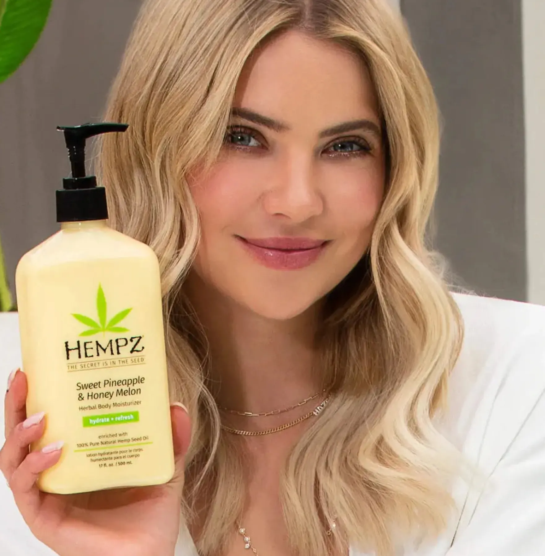 Sweet Pineapple & Honey Melon Herbal Body Moisturizer 500 ml.