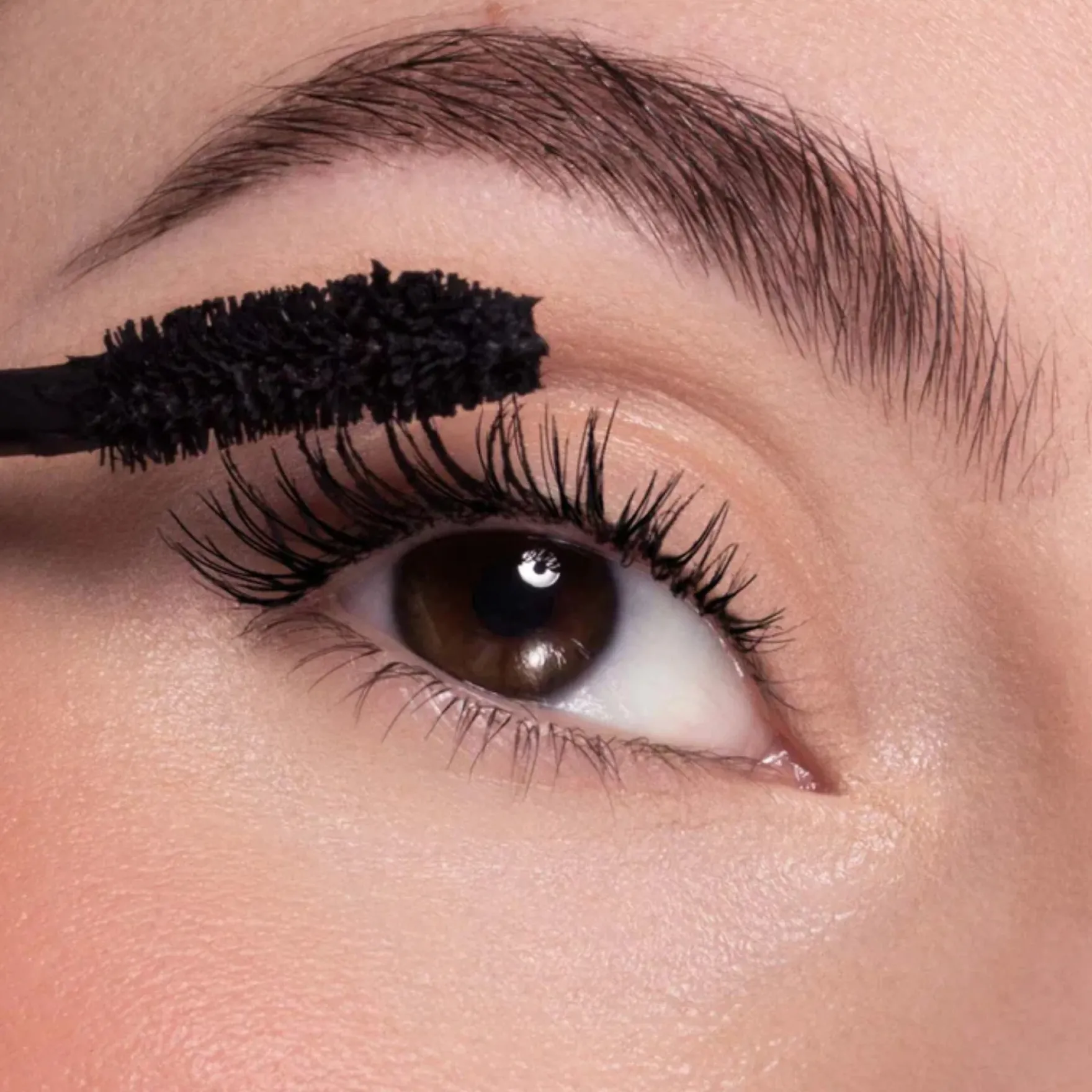 The Curling Volume Mascara Black