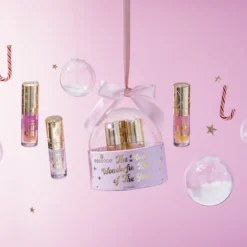 The Most Wonderful Kiss Of The Year Hydra Kiss Lip Oil Set 01