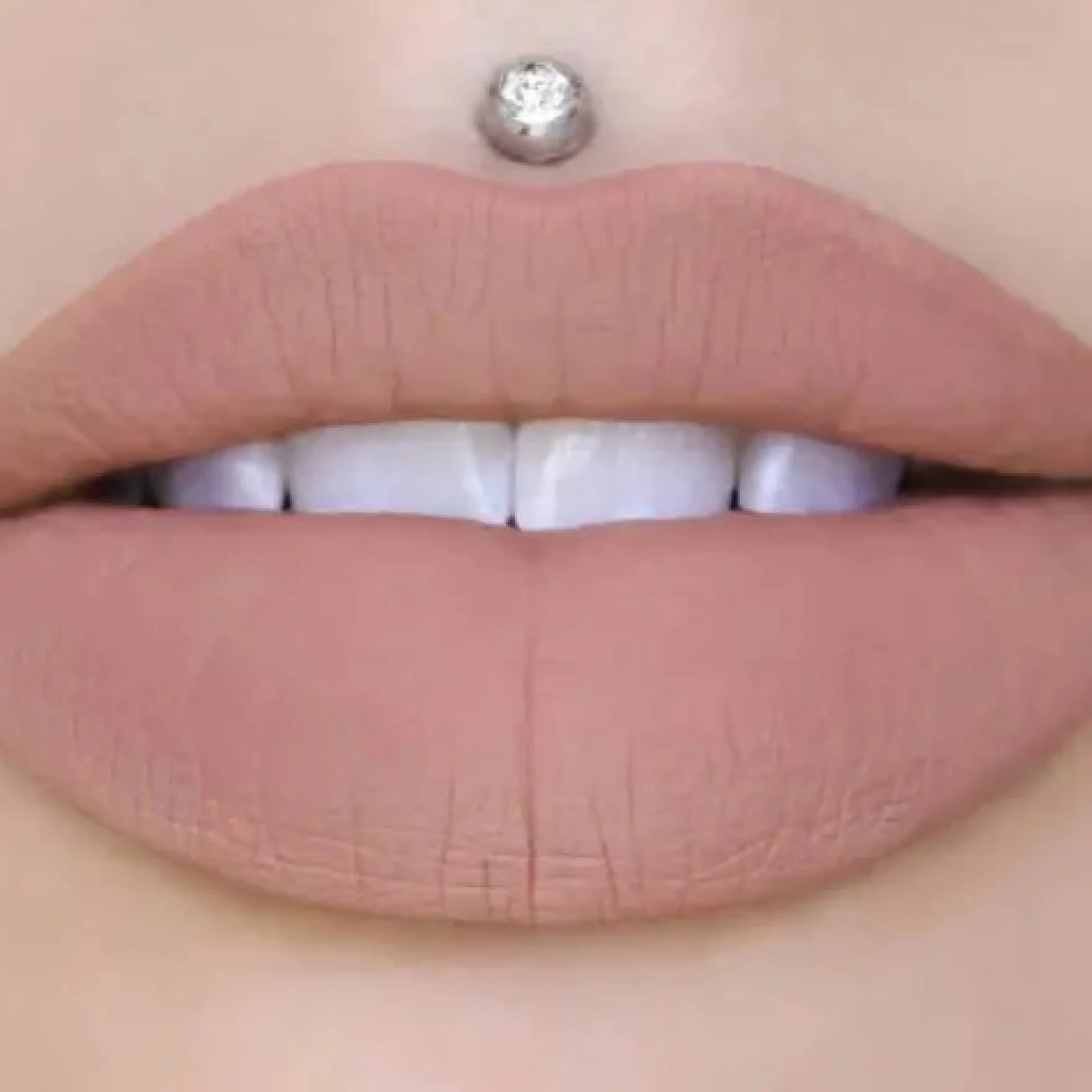 Velour Liquid Lipstick Mannequin