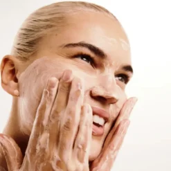 Vitamin C & Caffeine Facial Cleansing Wash